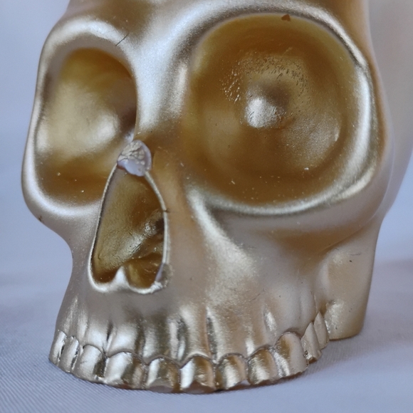 Bundle of 4 Unscented Gold Skull Shaped Candles Halloween Spooky Seasonal Decor - Picture 8 of 15